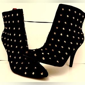 Women’s Gold Studded Black Zip-Up Booties Size 7